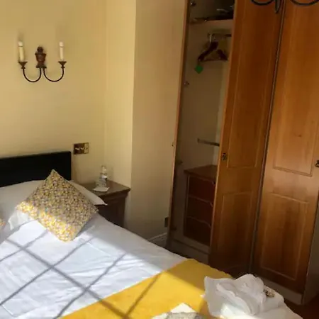 Private Comfortable Bedroom Pansiyon *