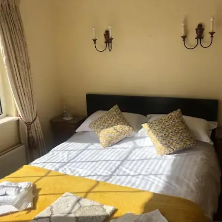 Private Comfortable Bedroom Pansiyon *